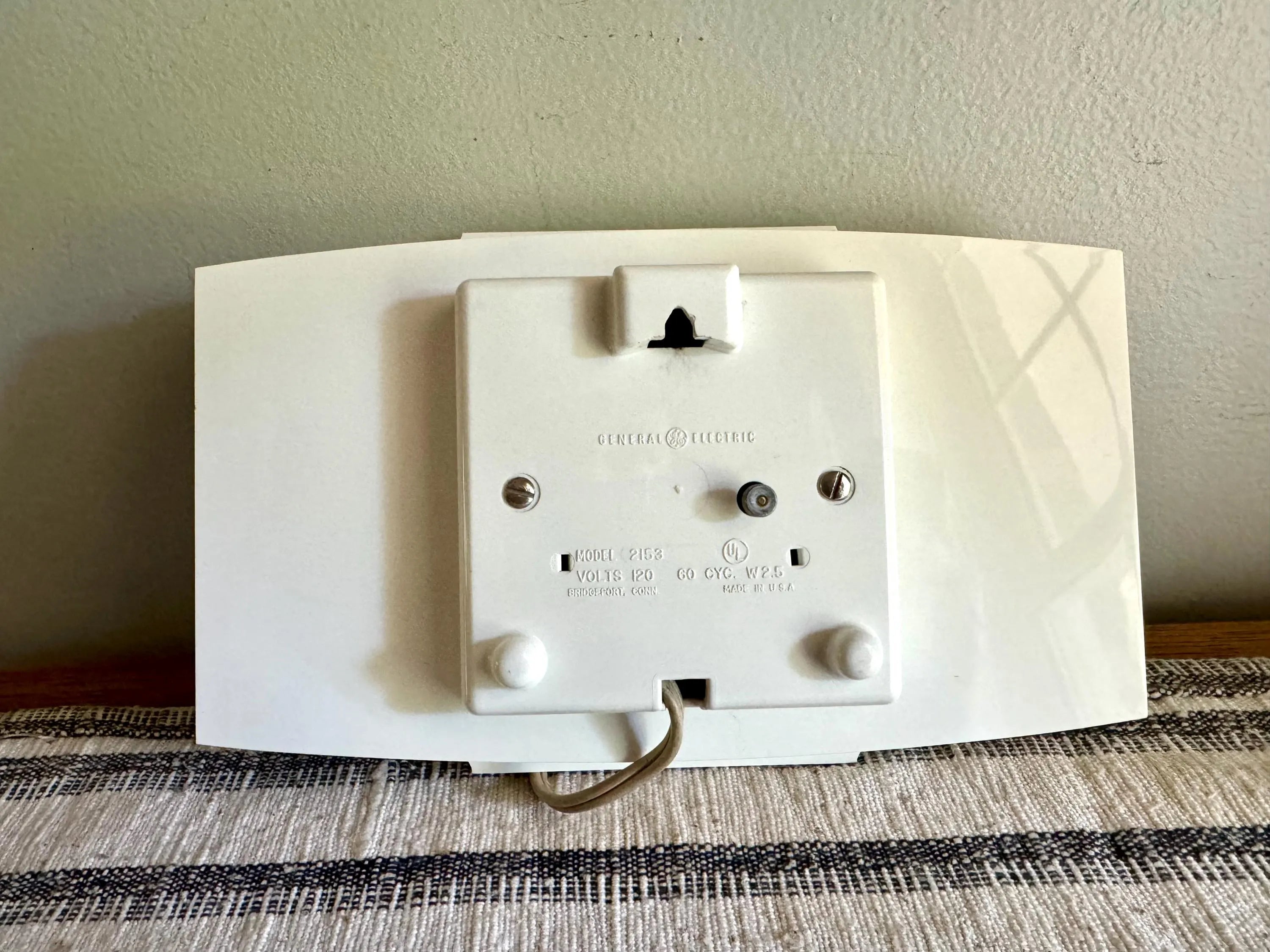 Vintage MCM General Electric Wall Clock | White G.E. 2153 Kitchen Clock | Mid Century White Kitchen Clock | Working Electric Wall Clock