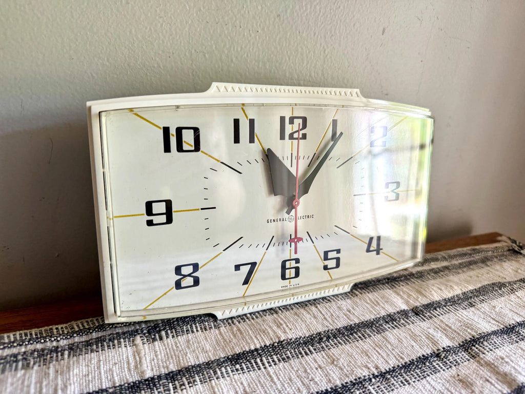 Vintage MCM General Electric Wall Clock | White G.E. 2153 Kitchen Clock | Mid Century White Kitchen Clock | Working Electric Wall Clock
