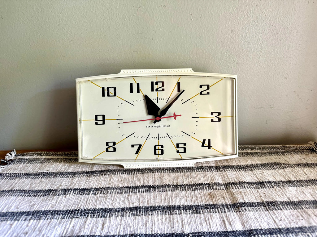 Vintage MCM General Electric Wall Clock | White G.E. 2153 Kitchen Clock | Mid Century White Kitchen Clock | Working Electric Wall Clock