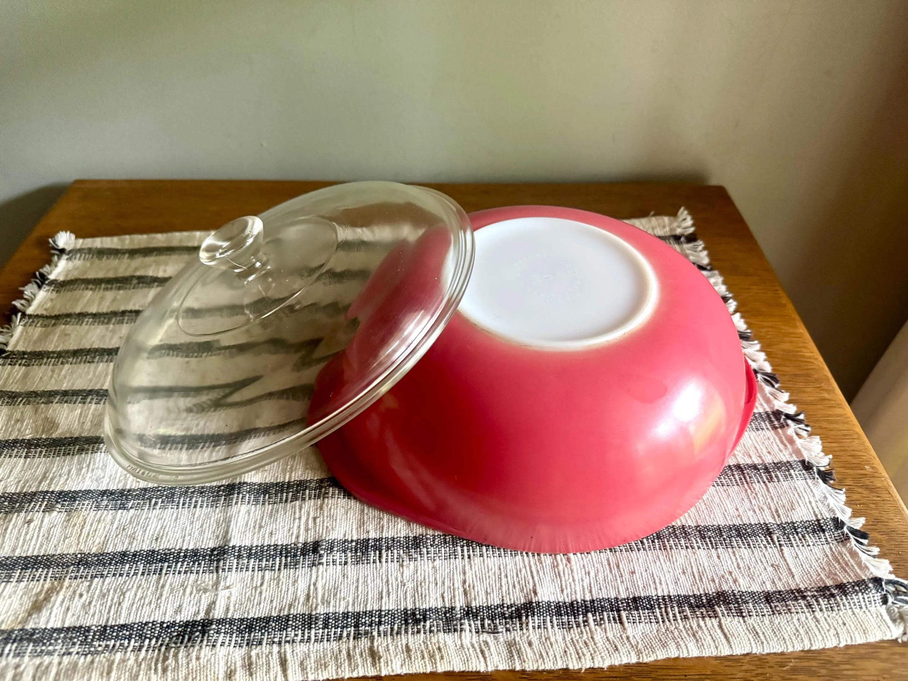 Vintage Pink Pyrex Casserole Bowl With Lid | Pyrex 024 Pink Casserole Bowl | 2 Quart Pink Glass Bowl | 50's Casserole Bowl with Lid