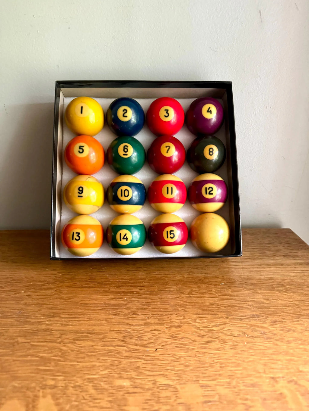 A Complete Set of Old Billiard Balls | Bakelite Pools Balls | Vintage Billiard Balls | Bakelite Billiard Balls