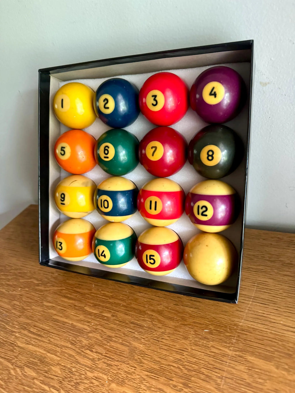 A Complete Set of Old Billiard Balls | Bakelite Pools Balls | Vintage Billiard Balls | Bakelite Billiard Balls