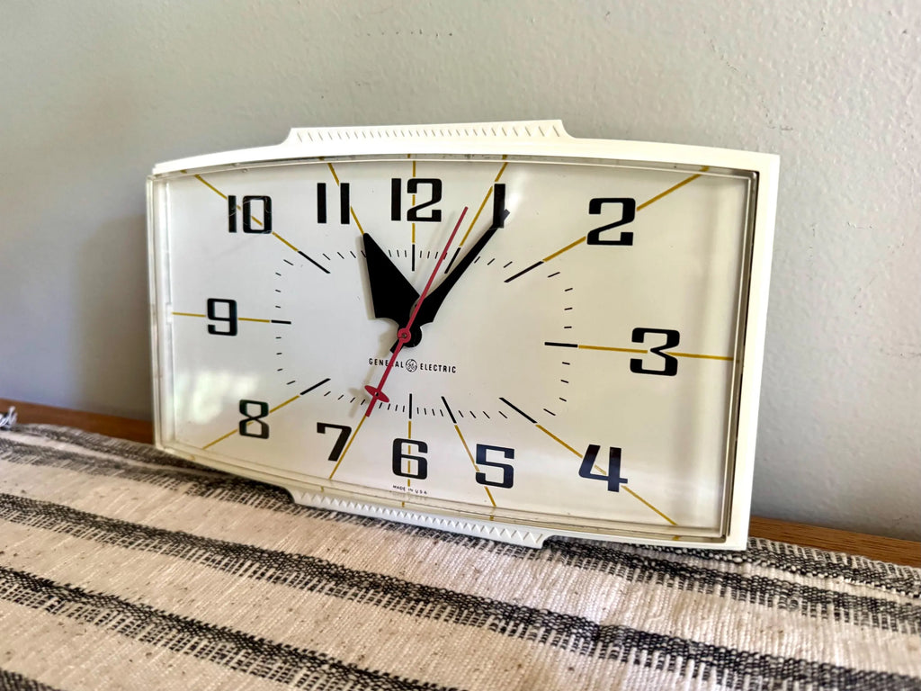 Vintage MCM General Electric Wall Clock | White G.E. 2153 Kitchen Clock | Mid Century White Kitchen Clock | Working Electric Wall Clock