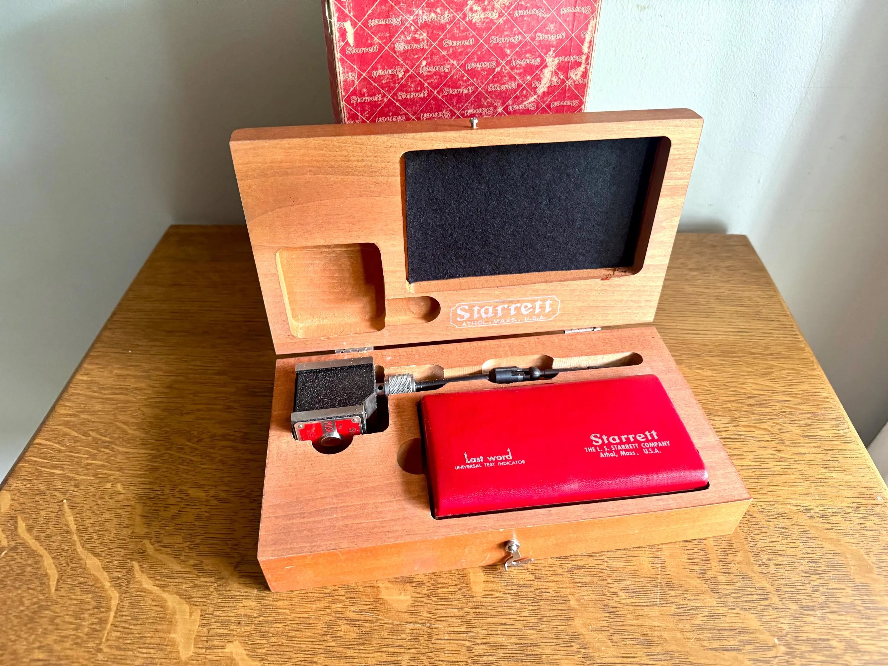 Vintage Starrett 657B Magnetic Base Indicator Holder with No.711FS Indicator l Vintage L.S. Starrett Dial Indicator with Magnetic Base In Orig. Case