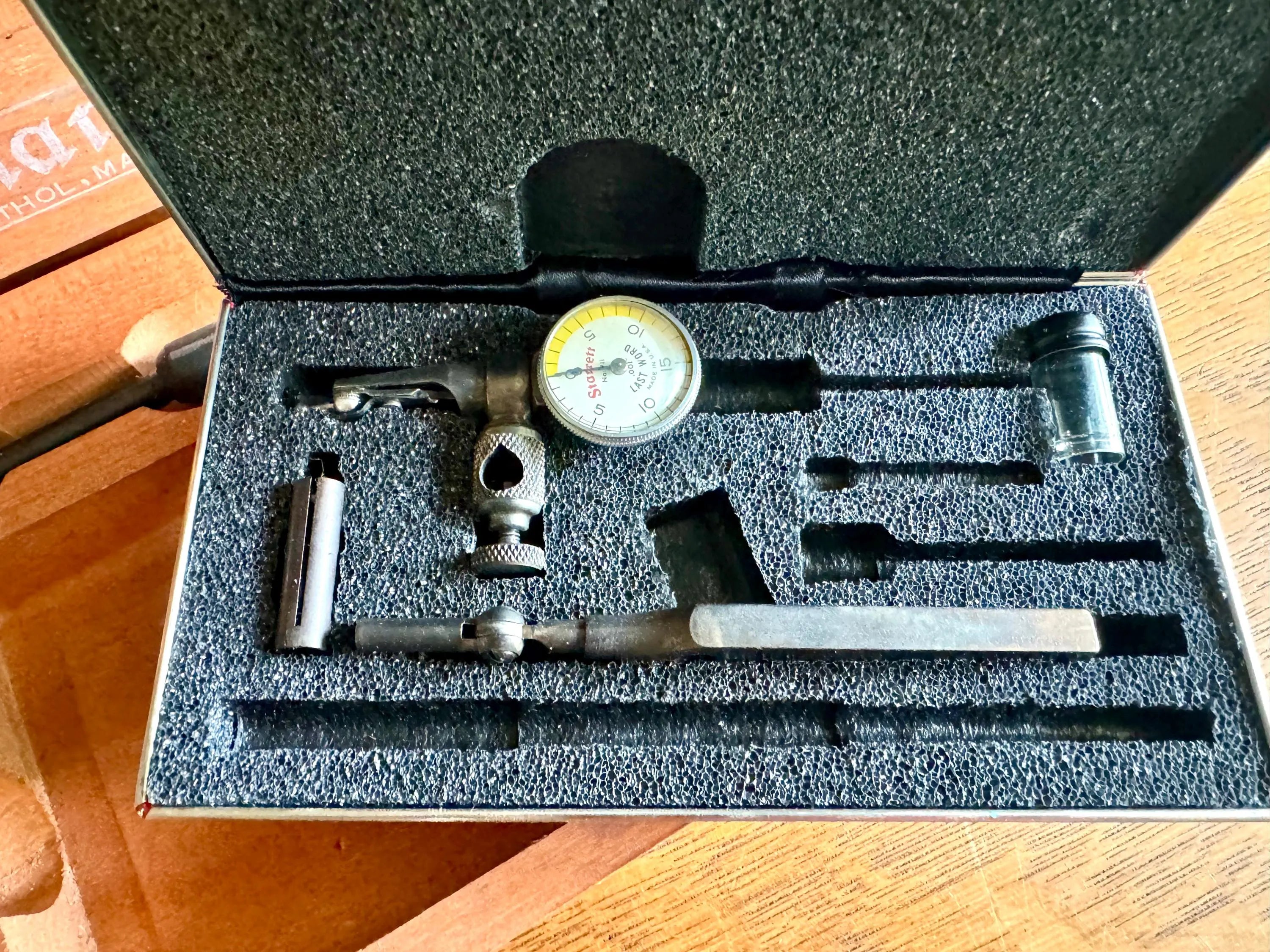 Vintage Starrett 657B Magnetic Base Indicator Holder with No.711FS Indicator l Vintage L.S. Starrett Dial Indicator with Magnetic Base In Orig. Case