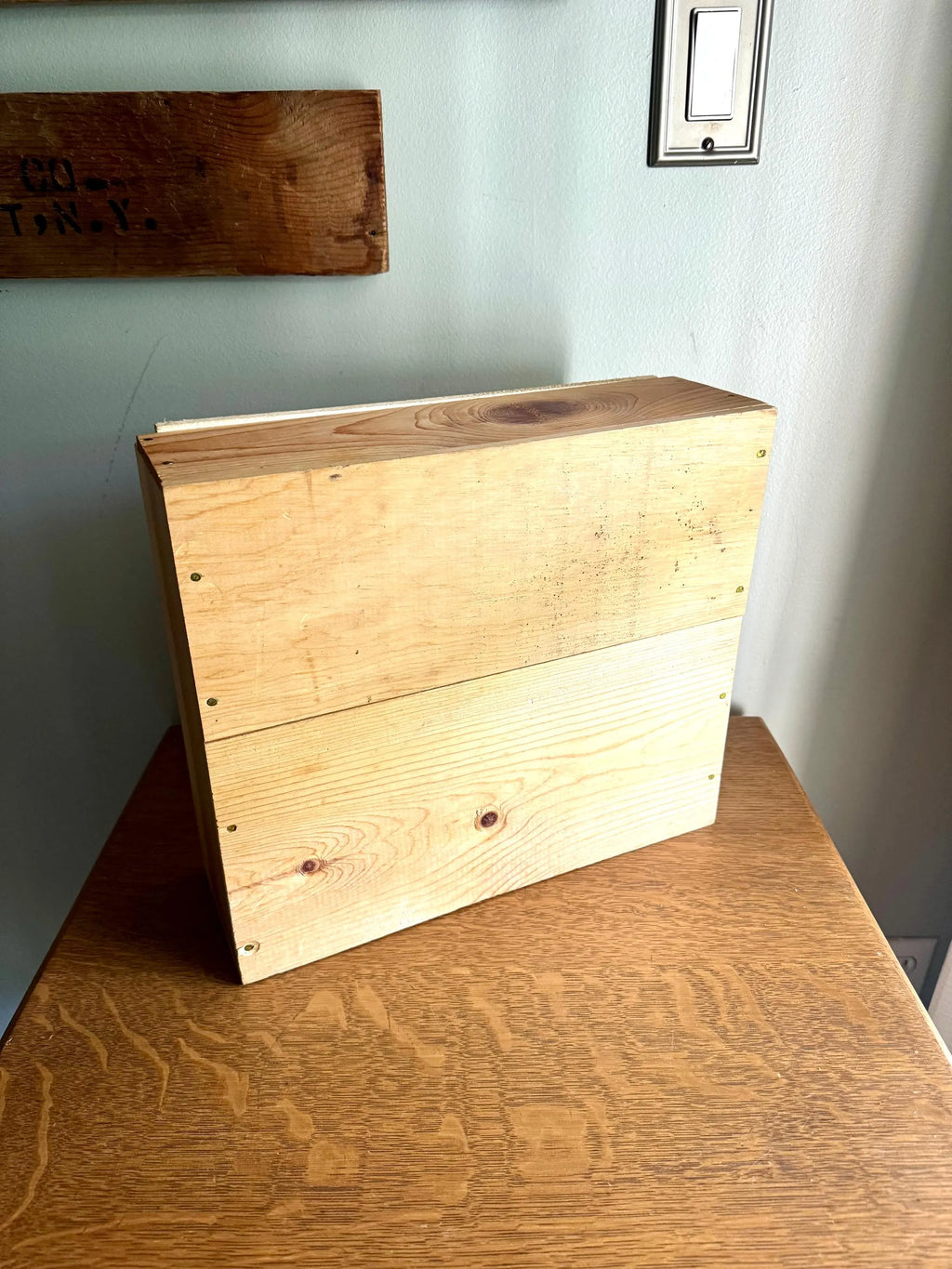 Vintage Gold Seal Vineyards Wine Box | Gold Seal Winery Box| Hammondsport NY Winery Box| Finger Lakes Wine Box| Gold Seal Advertisement Box