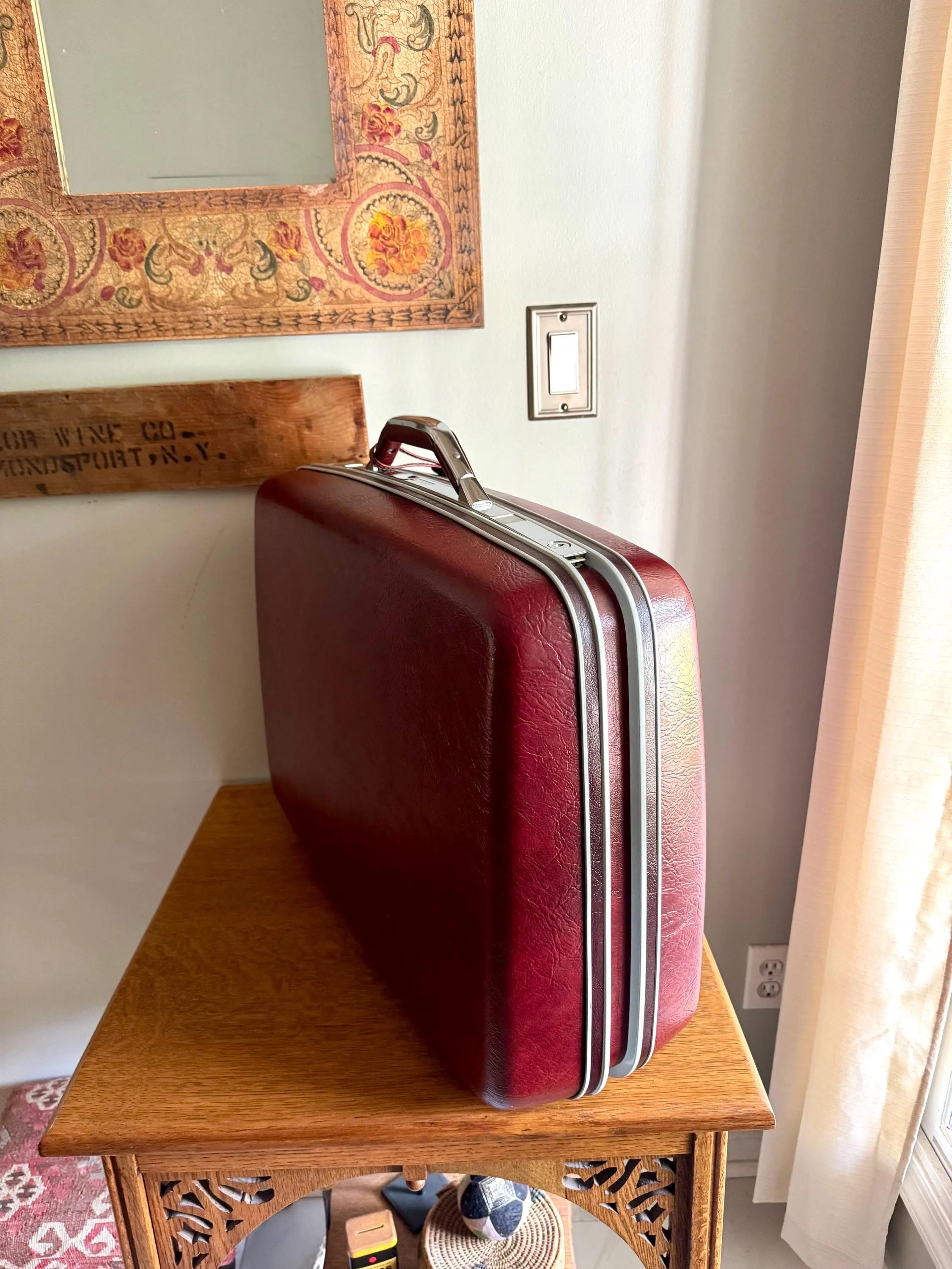 Samsonite Hardshell Suitcase with Key | 70's Retro Luggage | Maroon Hard Case Suitcase | Mid Century Luggage | Weekender | Vintage Suitcase