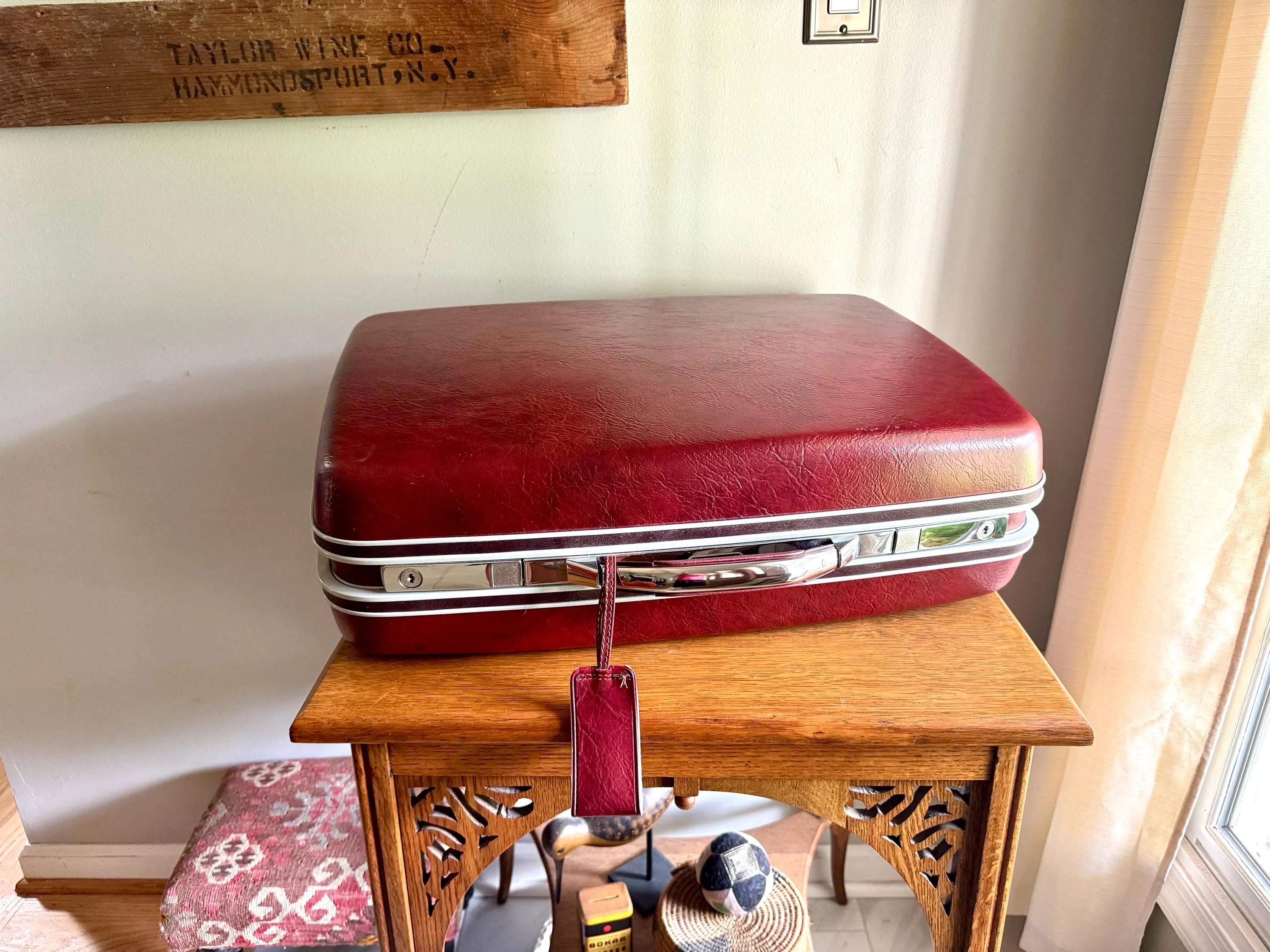 Samsonite Hardshell Suitcase with Key | 70's Retro Luggage | Maroon Hard Case Suitcase | Mid Century Luggage | Weekender | Vintage Suitcase