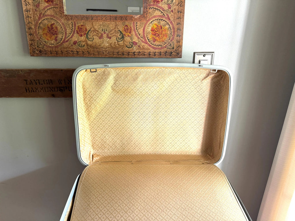 Samsonite Hardshell Suitcase with Key | 70's Retro Luggage | Maroon Hard Case Suitcase | Mid Century Luggage | Weekender | Vintage Suitcase