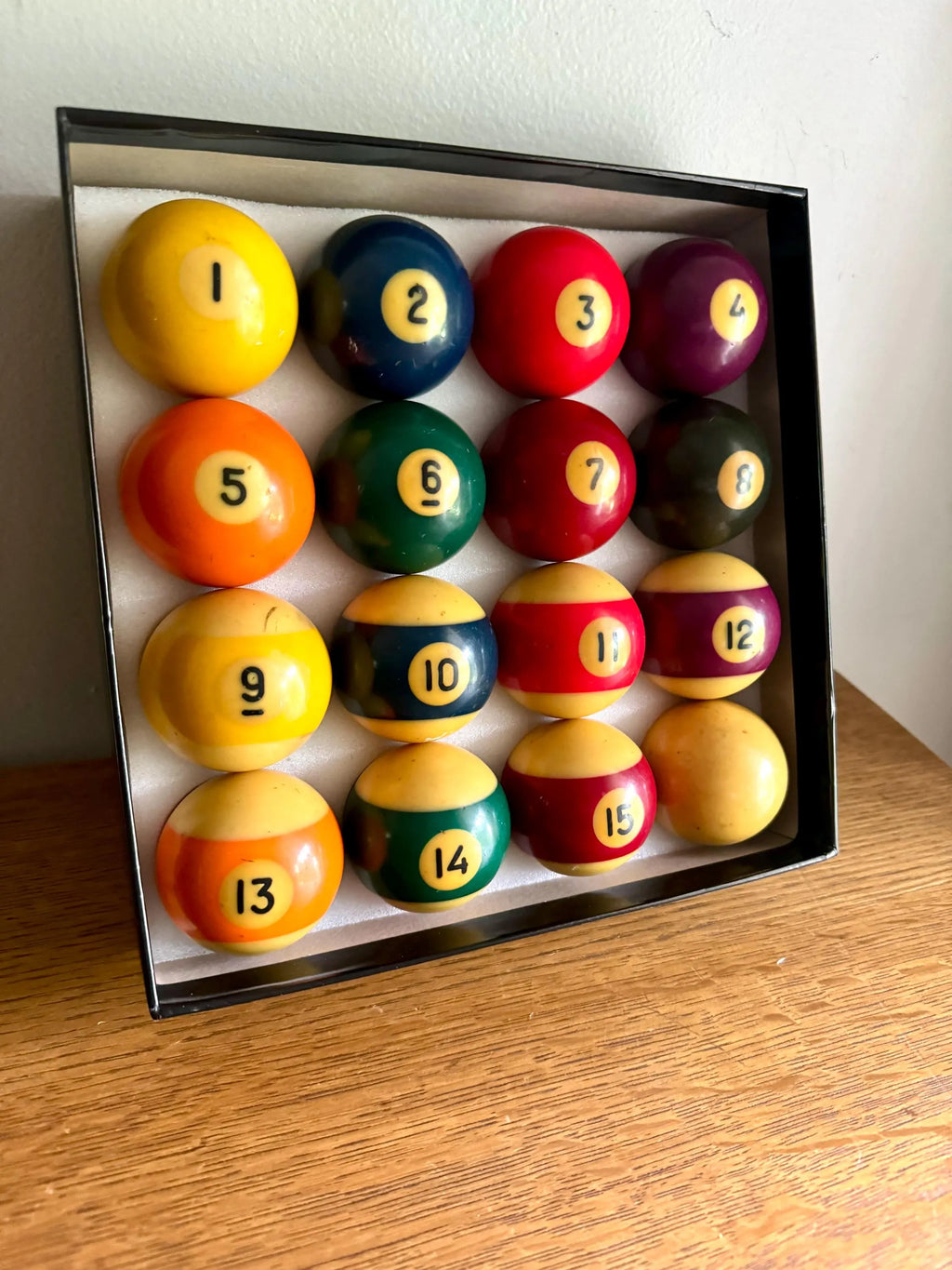 A Complete Set of Old Billiard Balls | Bakelite Pools Balls | Vintage Billiard Balls | Bakelite Billiard Balls