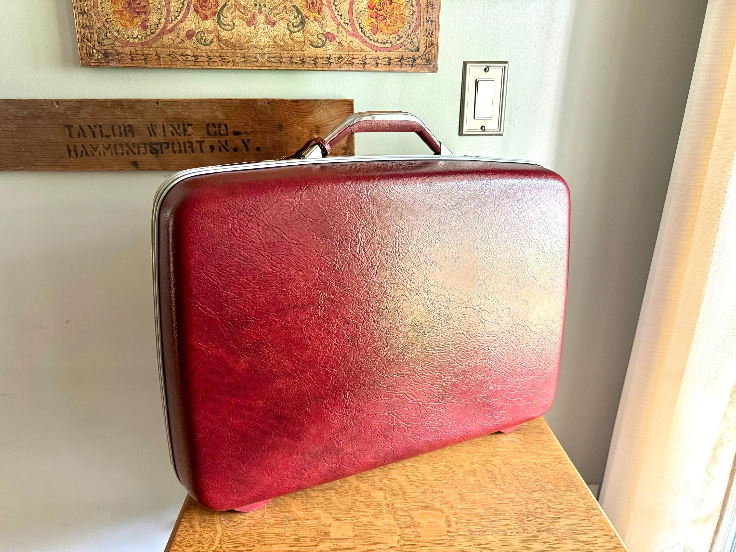Samsonite Hardshell Suitcase with Key | 70's Retro Luggage | Maroon Hard Case Suitcase | Mid Century Luggage | Weekender | Vintage Suitcase