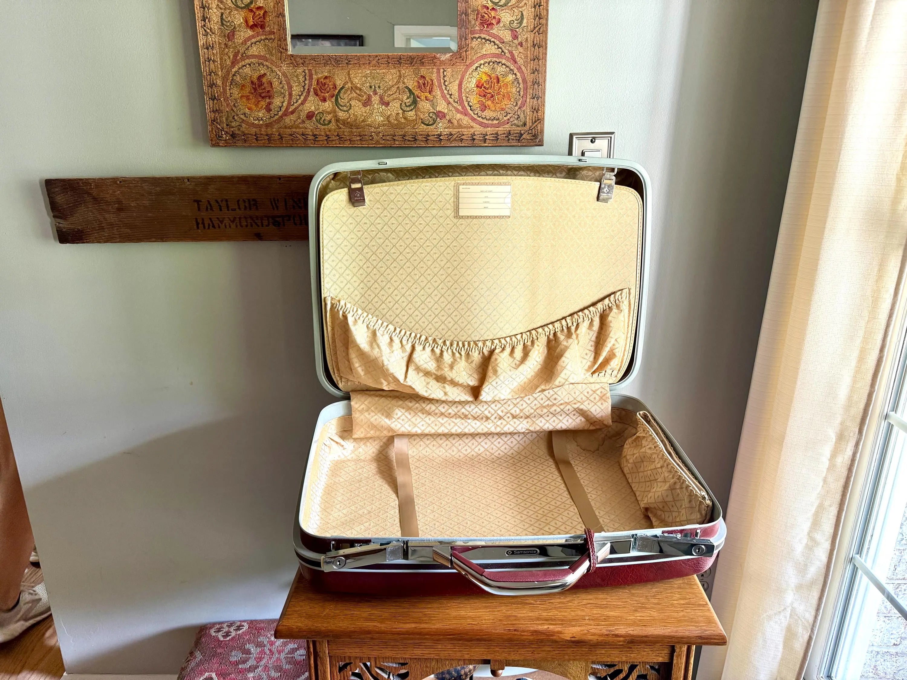 Samsonite Hardshell Suitcase with Key | 70's Retro Luggage | Maroon Hard Case Suitcase | Mid Century Luggage | Weekender | Vintage Suitcase